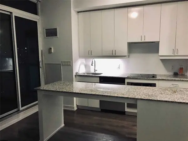 426 University AVE #3606, Toronto C01, ON M5G 1S9