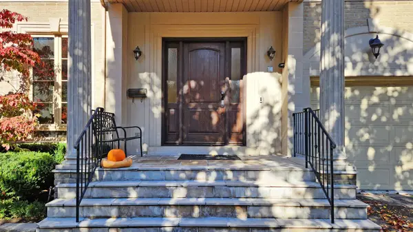 164 Owen BLVD, Toronto C12, ON M2P 1G7