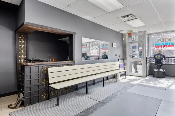 846 College ST, Toronto C01, ON M6H 1A2