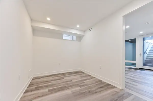 19 Devon RD #Lower, Toronto E02, ON M4E 2J7