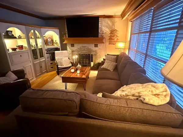 551 Brentwood AVE #Main, Oshawa, ON L1G 2S9