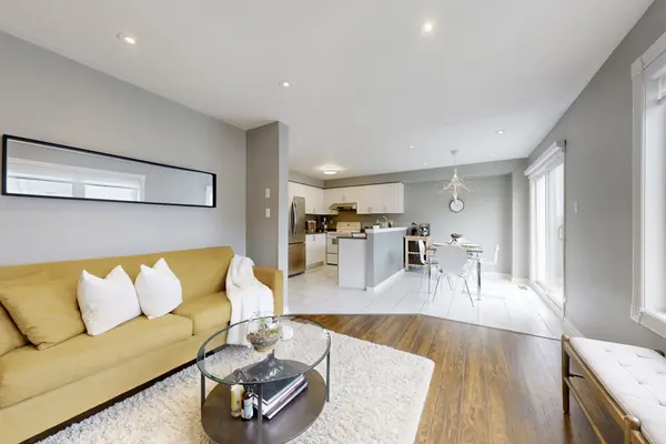 393 Marble PL, Newmarket, ON L3X 2P1