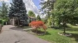 520 lynett CRES, Richmond Hill, ON L4C 2V9