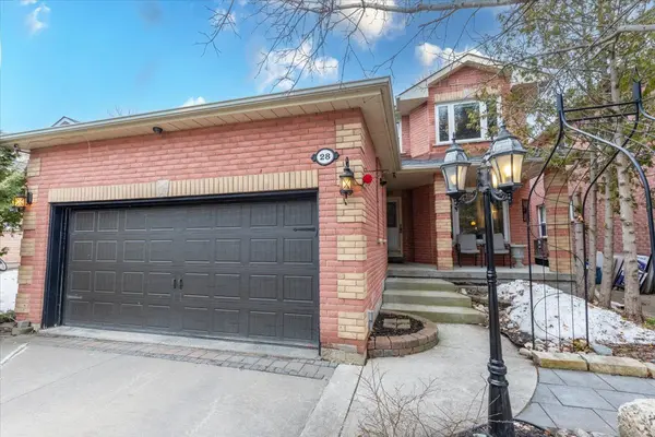 28 Hawkins DR, Barrie, ON L4N 0A6
