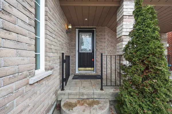 44 Sherwood CT, Barrie, ON L4N 9V1