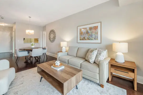 3085 Bloor ST W #312, Toronto W07, ON M8X 1C9