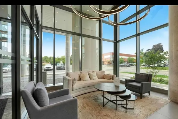 15 Lynch ST #1207, Brampton, ON L6W 0C7