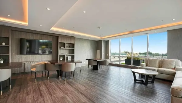 15 Lynch ST #1207, Brampton, ON L6W 0C7