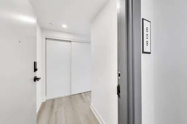 758 Dovercourt RD #609, Toronto W02, ON M6H 2X2