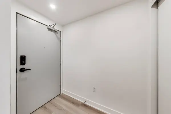 758 Dovercourt RD #609, Toronto W02, ON M6H 2X2