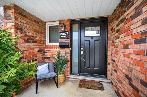 2067 Chrisdon RD, Burlington, ON L7M 3W9