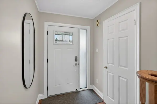 2067 Chrisdon RD, Burlington, ON L7M 3W9