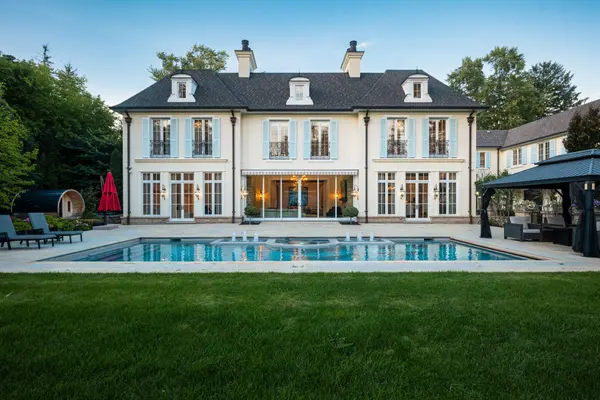 1470 Mississauga RD, Mississauga, ON L5H 2J8