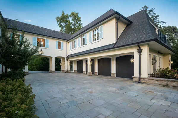 1470 Mississauga RD, Mississauga, ON L5H 2J8