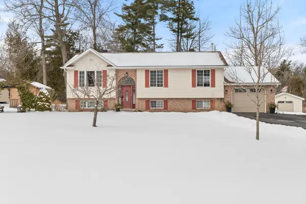 72 Glenburnie RD, Quinte West, ON K8V 5P4