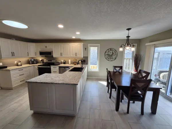 230 4TH STREET CRES, Hanover, ON N4N 3S2