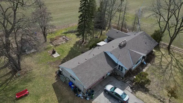 957 Smith RD, Hamilton, ON L9G 3L1