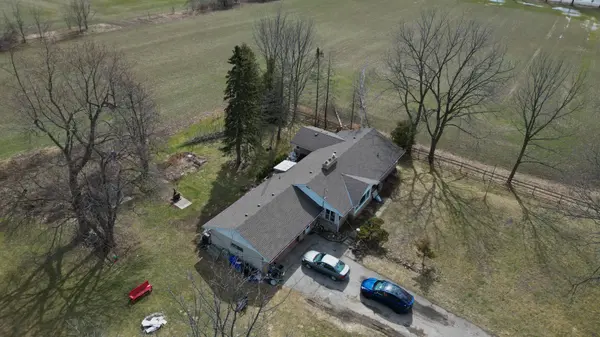 957 Smith RD, Hamilton, ON L9G 3L1