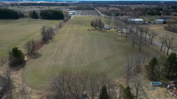 957 Smith RD, Hamilton, ON L9G 3L1