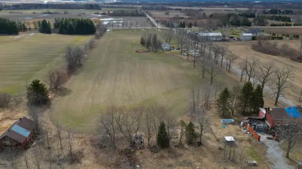 957 Smith RD, Hamilton, ON L9G 3L1