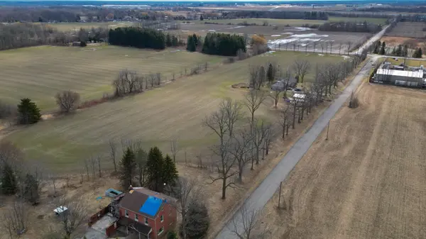 957 Smith RD, Hamilton, ON L9G 3L1