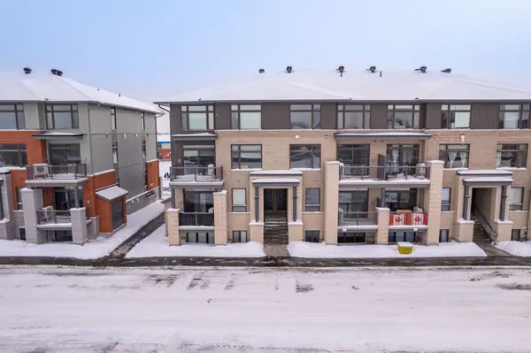 1007 Silhouette Private, Barrhaven, ON K2J 4S3