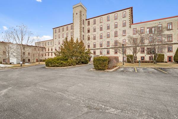 1 Rosamond ST E #308, Mississippi Mills, ON K0A 1A0