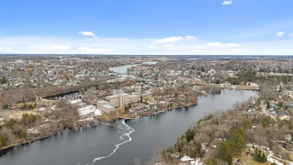 1 Rosamond ST E #308, Mississippi Mills, ON K0A 1A0