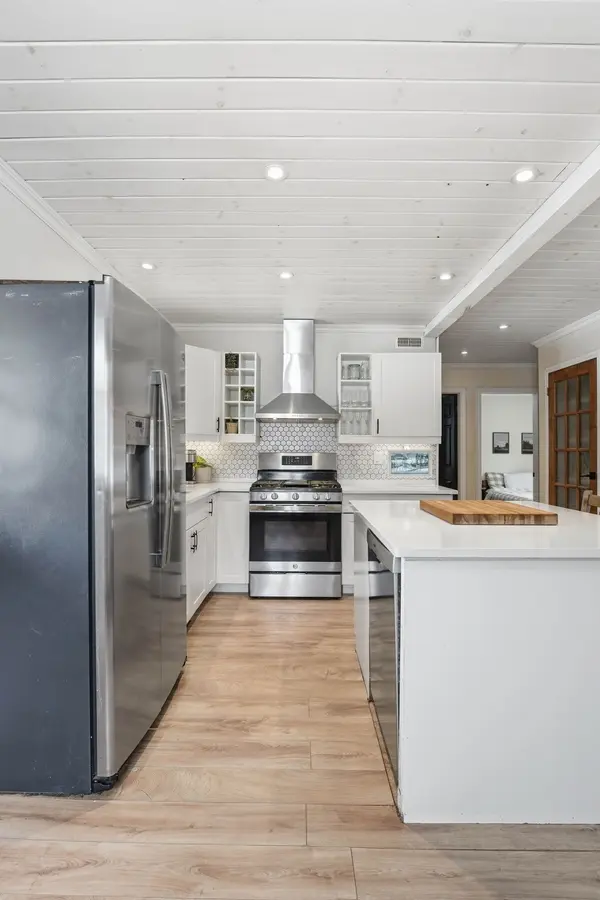 28 Pine Ridge RD, Bancroft, ON K0L 1C0