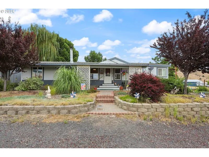 1206 N US HIGHWAY 197, Maupin, OR 97037