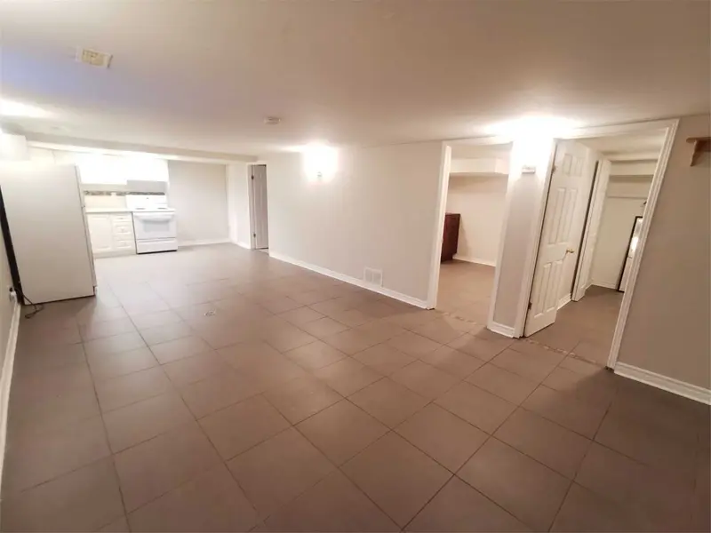 727 Hewson DR, Pickering, ON L1W 1T6