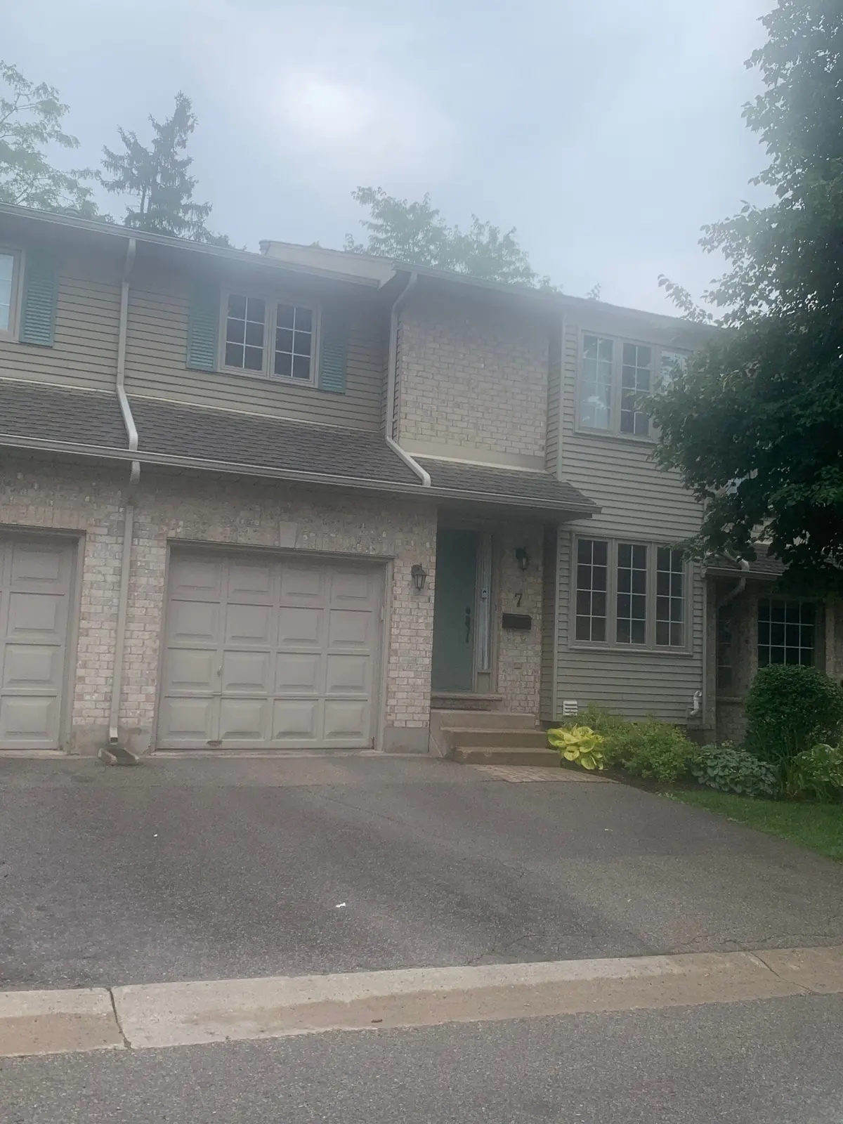 410 Ambleside DR #7, London North, ON N6G 4Y7