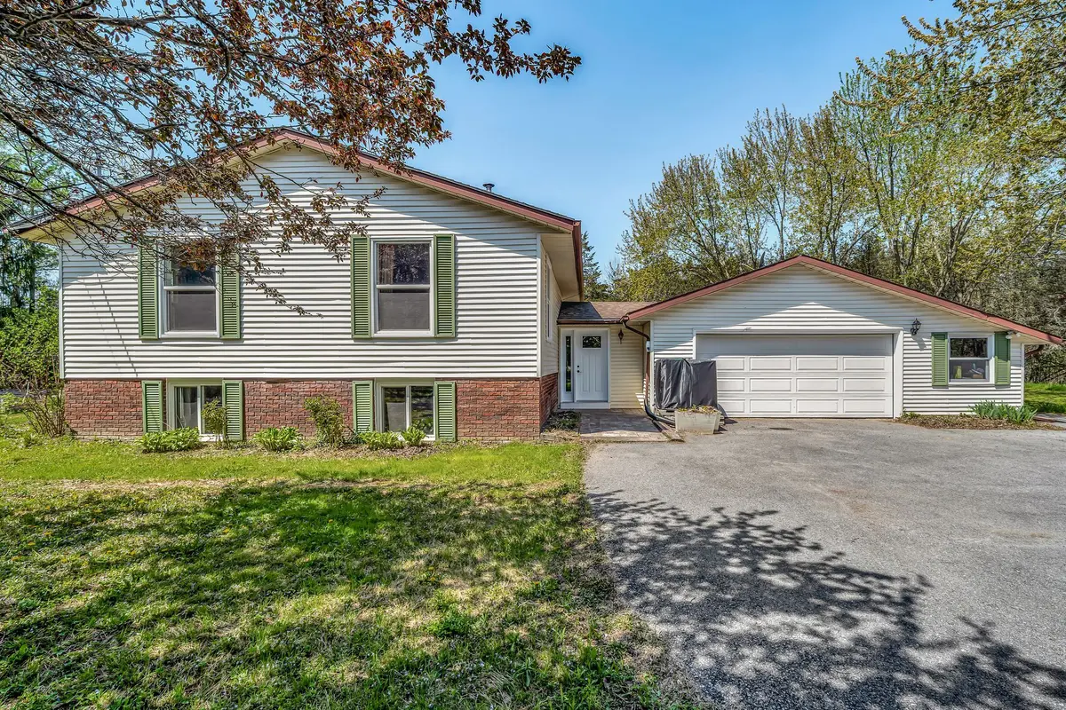 1207 County Rd 9 ST, Greater Napanee, ON K7R 3K8