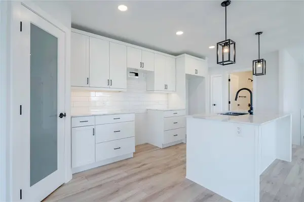 18 Gleneagles ST, Niverville, MB R0A 0A1