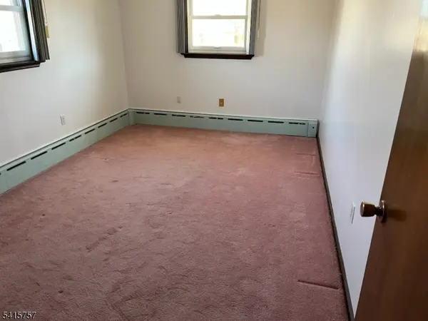 5 Sydney Pl, Manville Boro, NJ 08835