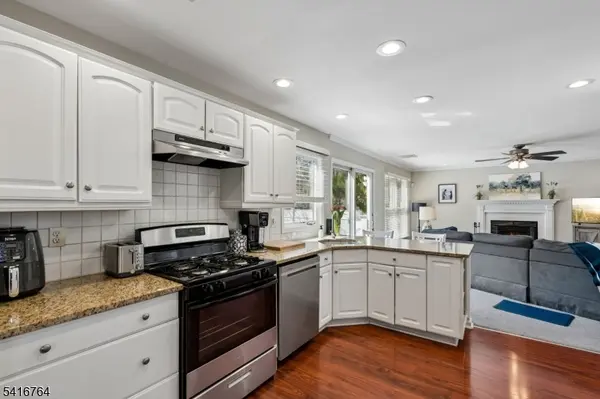 18 Fox Hollow Trl, Bernardsville Boro, NJ 07924