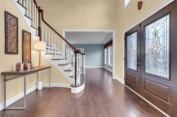 4 Dumont Ct, Bridgewater Twp., NJ 08807