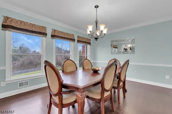 4 Dumont Ct, Bridgewater Twp., NJ 08807