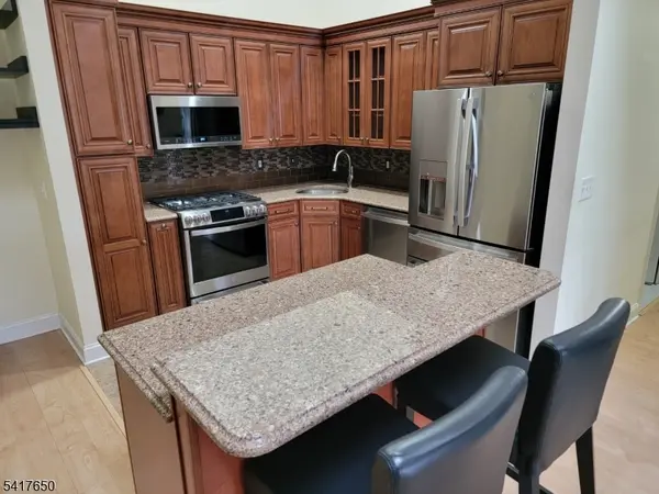 3904 Graham Ct #B2, Bridgewater Twp., NJ 08807