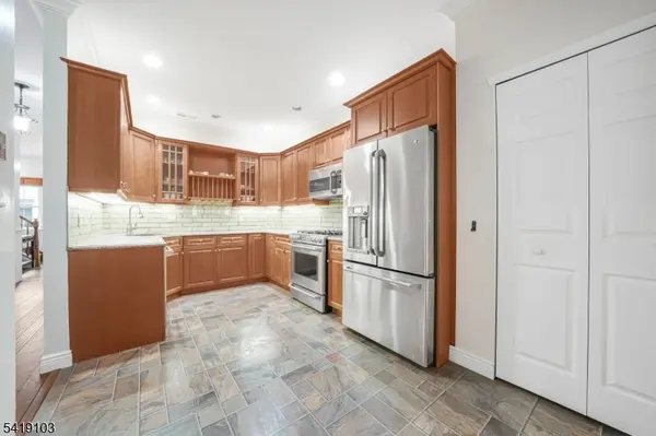 45 Windsor Dr, Lincoln Park Boro, NJ 07035