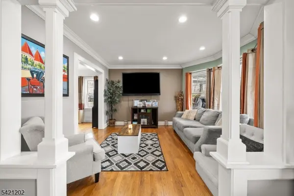 389 Colfax Ave, Clifton City, NJ 07013