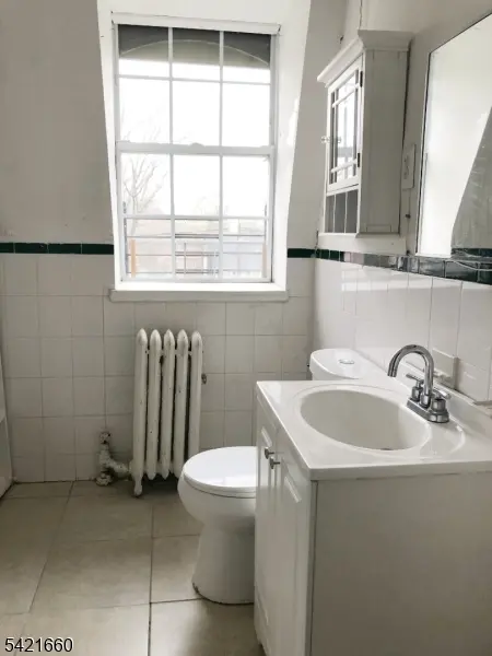 227 E 3rd Ave #3, Roselle Boro, NJ 07203