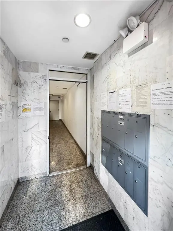 821 57th ST #3B, Brooklyn, NY 11220