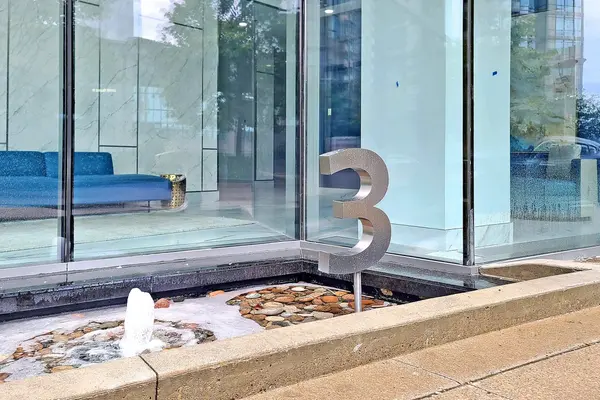 3 Navy Wharf CT #503, Toronto C01, ON M5V 3V1