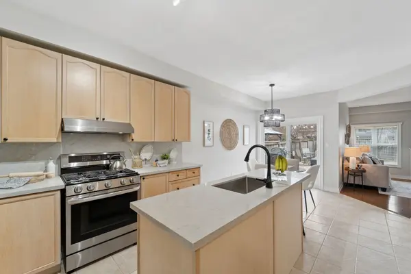 44 Cranborne CRES, Whitby, ON L1M 2M1