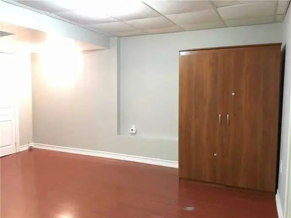 73 Knotty Pine DR #Bsmt, Whitby, ON L1R 2H3