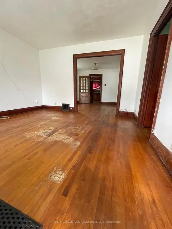 350 Oshawa BLVD S, Oshawa, ON L1H 5S4