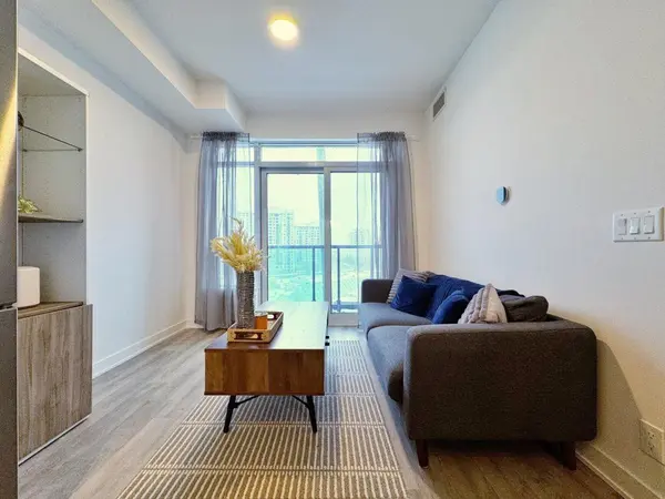 50 Upper Mall WAY #628, Vaughan, ON L4J 0L8