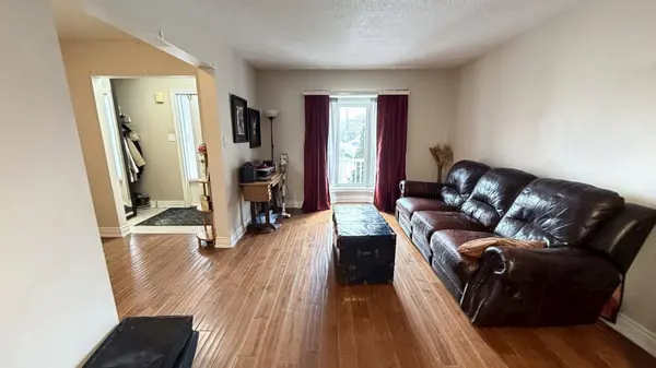 24 Shortreed CT, Barrie, ON L4N 7H8