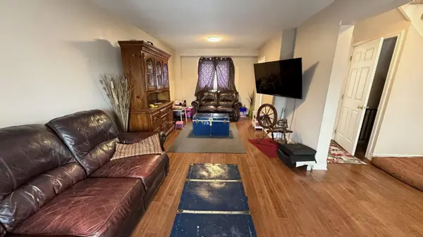 24 Shortreed CT, Barrie, ON L4N 7H8